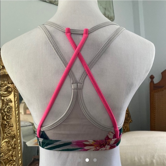 ☄️floral barley used sports bra🫒 - Picture 3 of 4